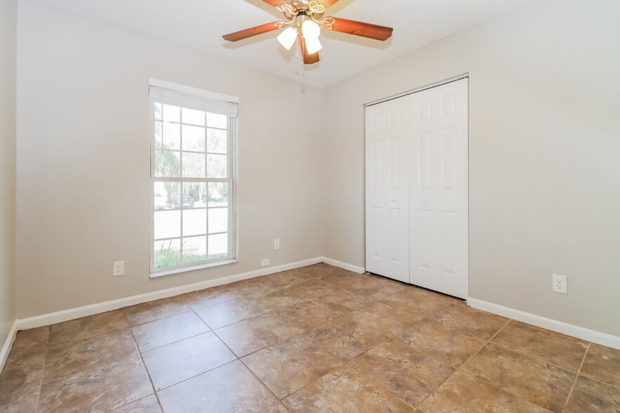 Building Photo - 16136 Villa Dr