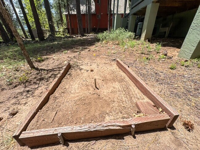 Building Photo - Rental In Munds Park