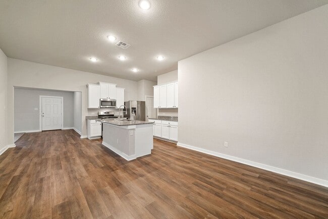 Building Photo - 3 Bedroom/2 Bath Escalera Subdivision