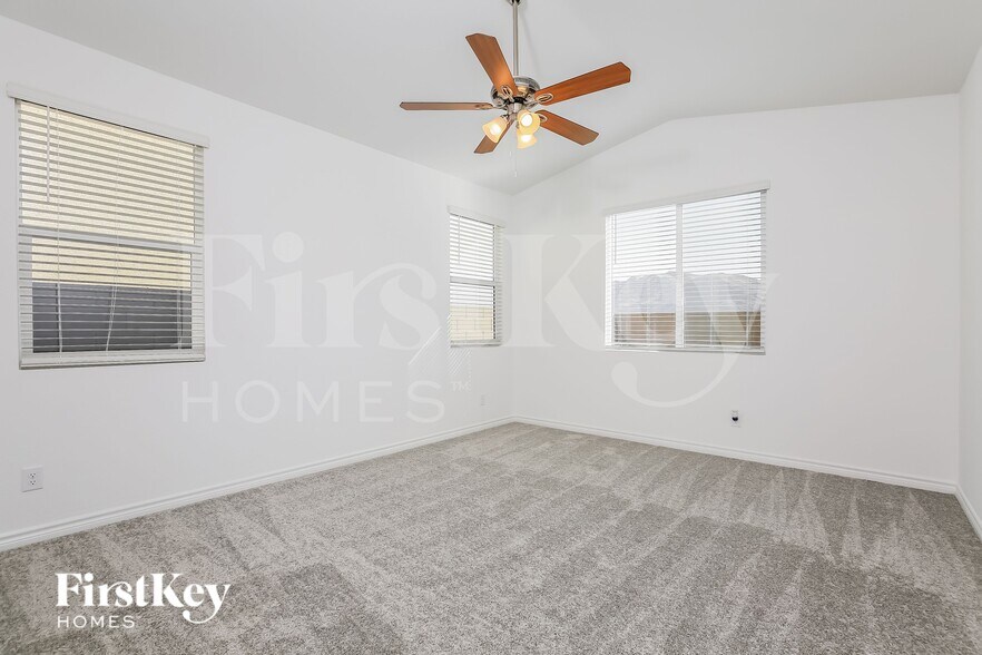 Building Photo - 2962 Moulin Hts St