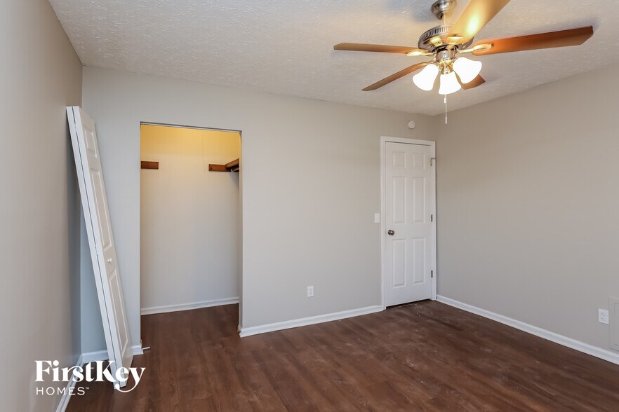 Building Photo - 432 Shady Ln Cir