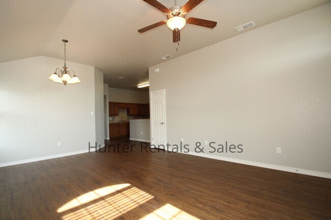 Building Photo - Luxury Duplex Close to Texas A&M-Central Texas