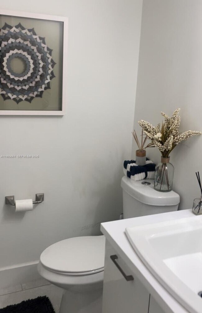 Building Photo - 10000 NW 9th St Cir