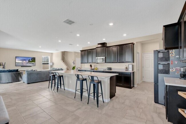 Building Photo - 4894 Knoll Ln