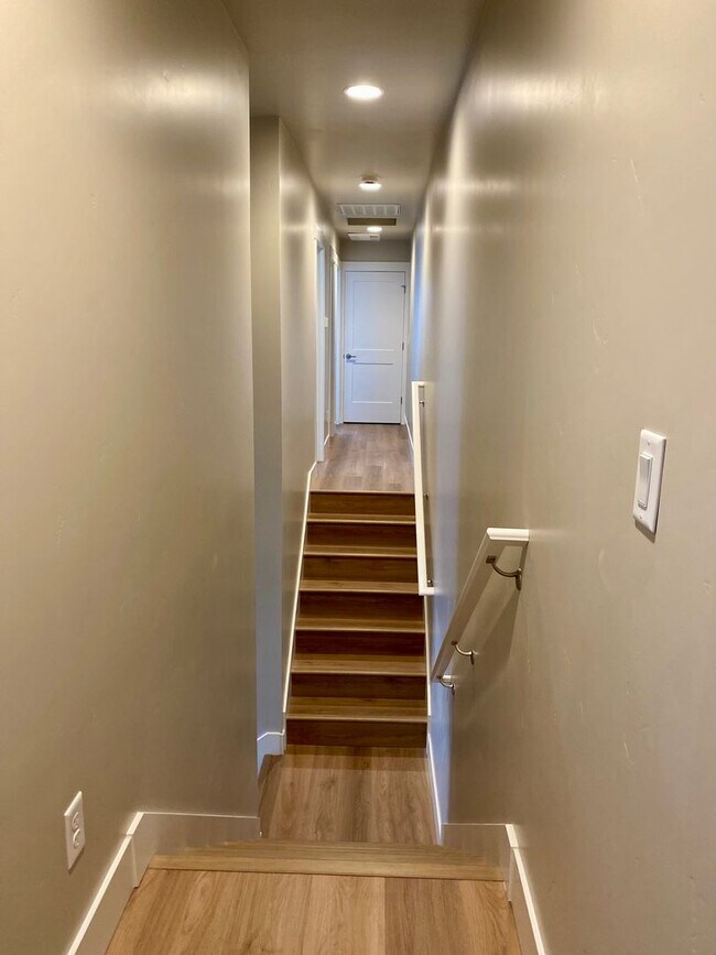 Building Photo - 63286 NW Oregon Ave