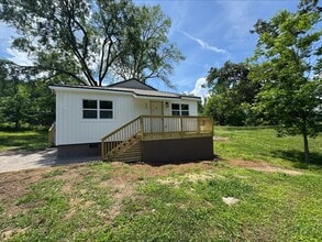 Building Photo - CHARMING 3 BEDROOM, 2 BATH HOME IN BIRMINGHAM!