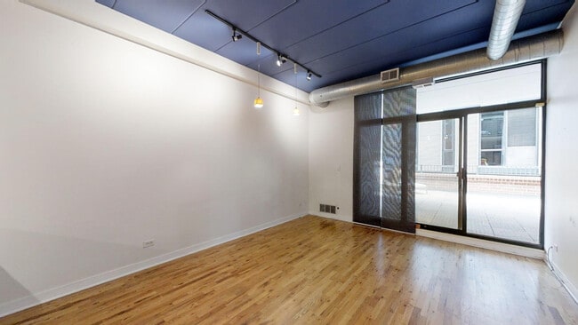 Building Photo - 841 W Monroe St