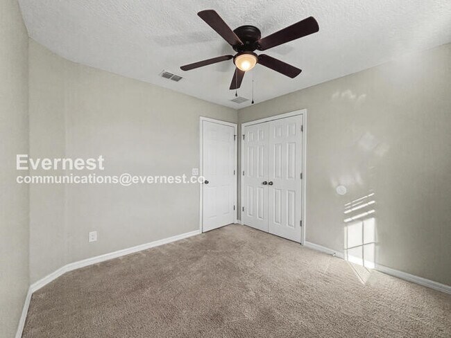 Building Photo - Limited Time Special Offer / 5 Bed, 3.5 Bath Home with Garage / Pet-Friendly / Vouchers Accepted ...