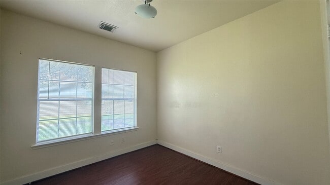 Building Photo - 1615 Palcio Real Dr
