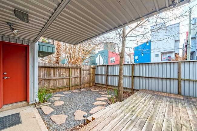 Building Photo - 3 N Ennis St