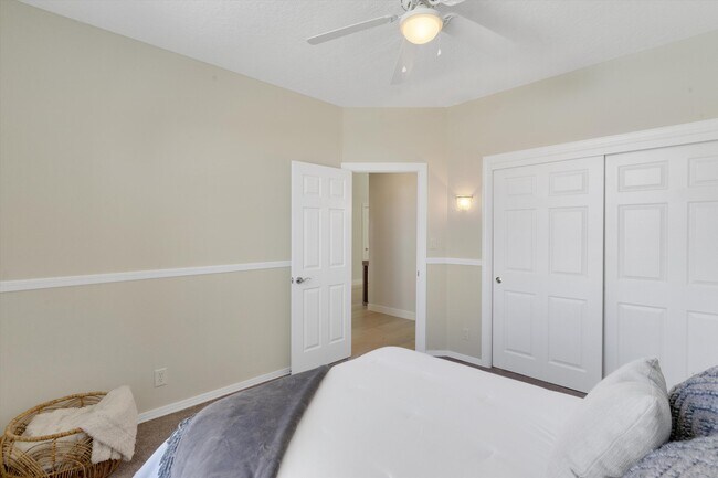 Building Photo - 11421 Desert Classic Ln NE
