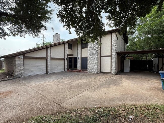 Building Photo - 6917 Scenic Brook Dr