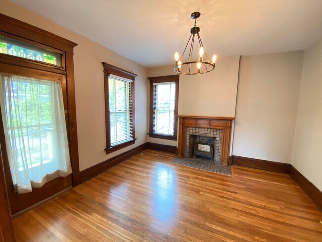 Building Photo - 1501 Belmont Ave