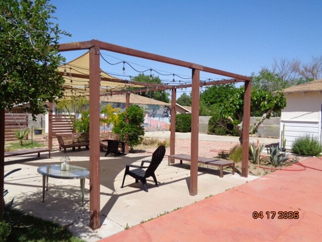 Building Photo - Cute and Clean One Story in Central Lancaster Offering 1328 sq. ft.