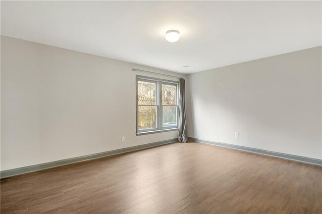 Building Photo - 10559 Serenbe Ln