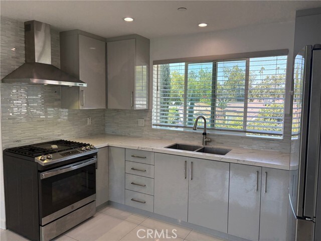 Building Photo - 1221 Irving Ave