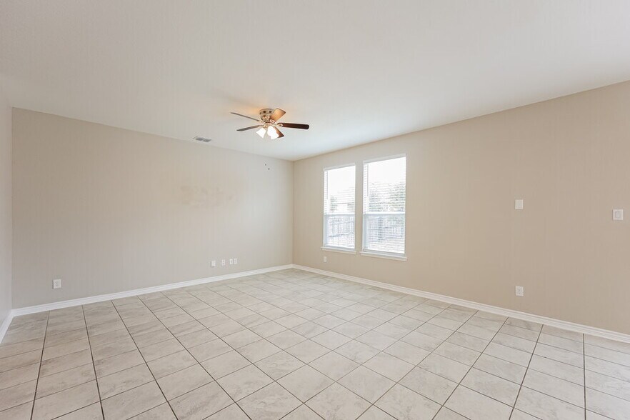 Building Photo - 14619 Jocasta Dr