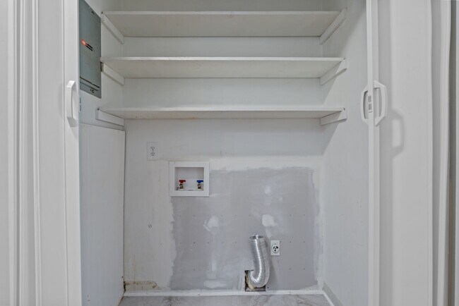 Building Photo - 53 Pine Lake Dr