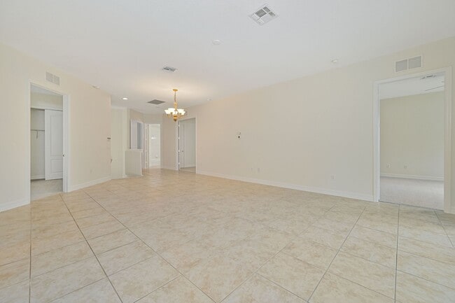 Building Photo - **Coach Home in Jonathans Bay - 3/2 + Den -  Water Views - 2 Car Garage**
