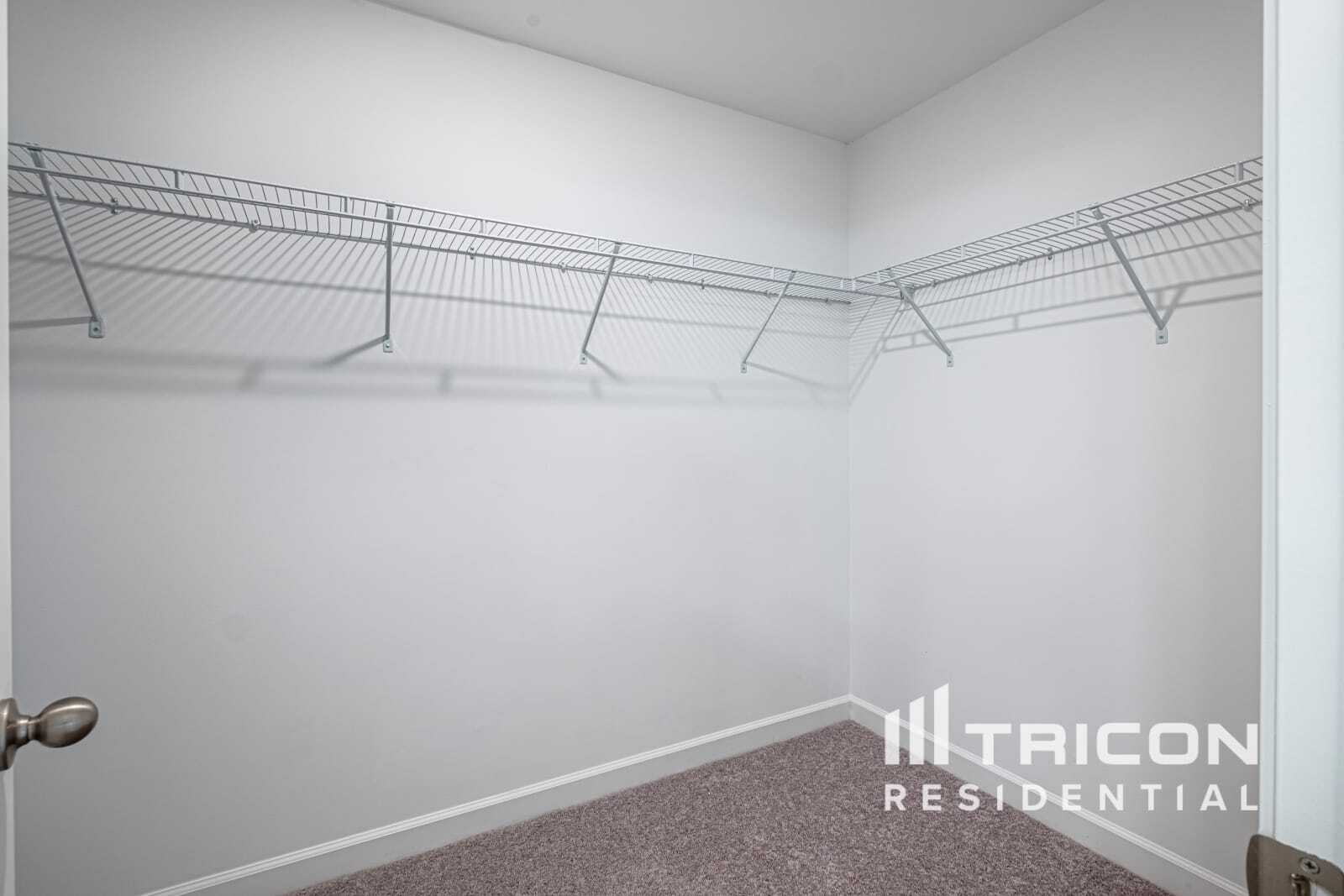 Building Photo - 174 E Rdg Wy