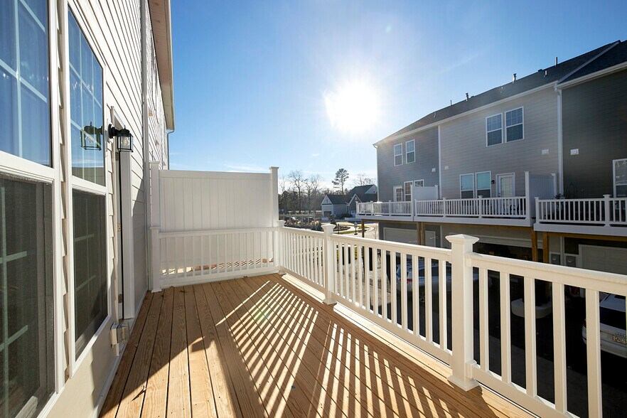 Building Photo - 13868 Randolph Pond Ln