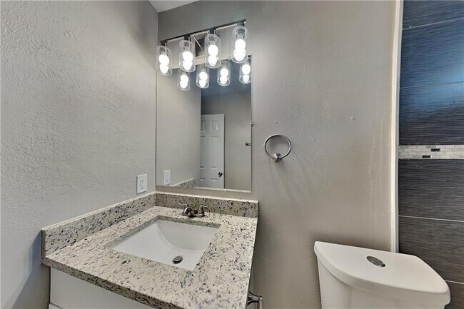 Building Photo - 355 Ridgemont Dr