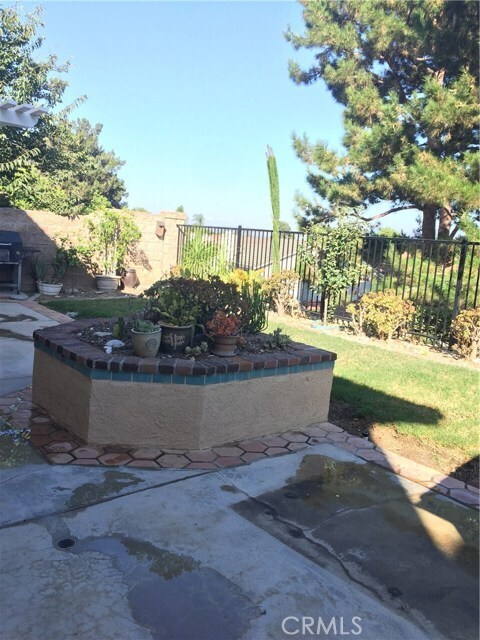 Building Photo - 16108 Crestline Dr
