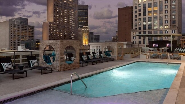 Building Photo - 161 Peachtree Center Ave NE