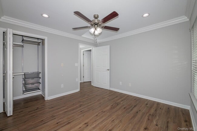 Building Photo - 1301 Dolphin Ln