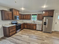 Building Photo - Oak Grove