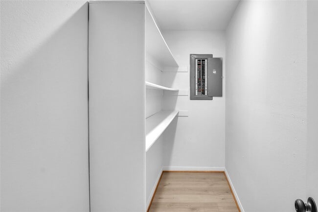 Building Photo - 108 Woodland Rd