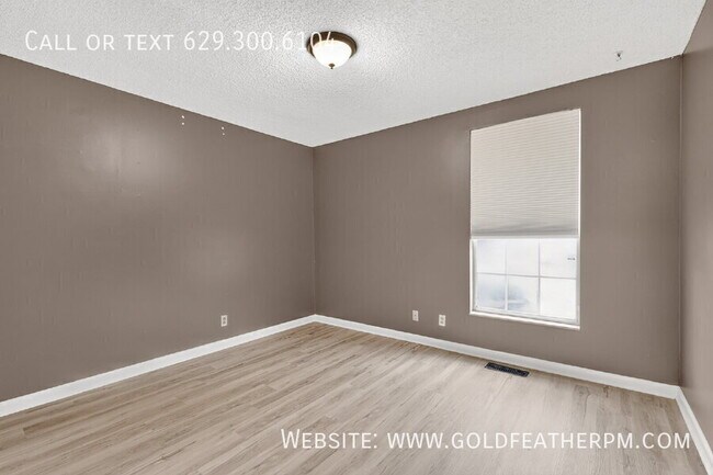 Building Photo - 2901 High Rigger Dr