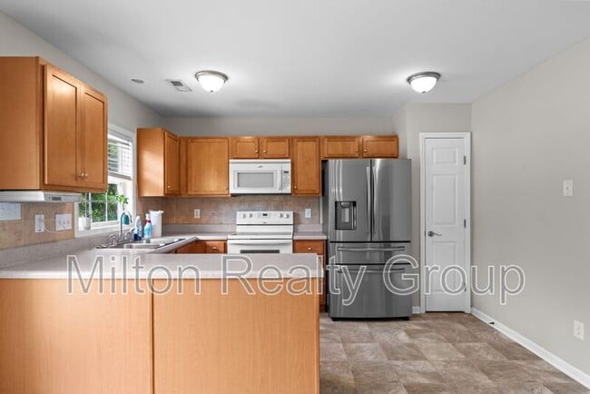 Building Photo - 11 Sawtooth Oak Cir