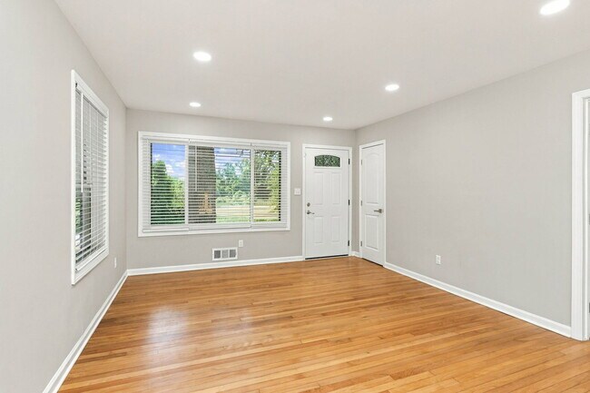 Building Photo - 2069 Bixler Cir