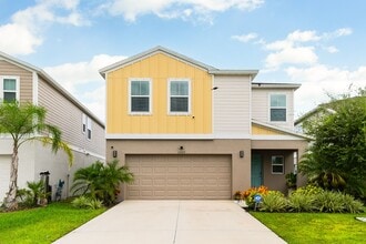 Building Photo - Stunning, Pet-Friendly, 4 Double bedroom, 2.5 Bathroom Home in Crosswind Point, Parrish
