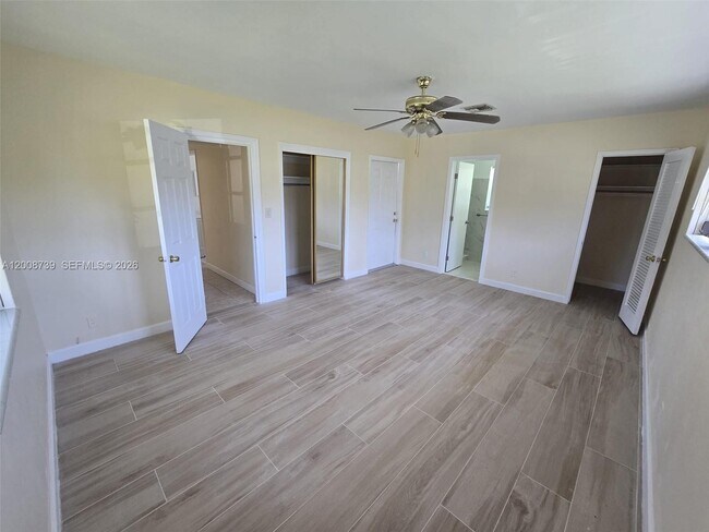 Building Photo - 2511 Plunkett St