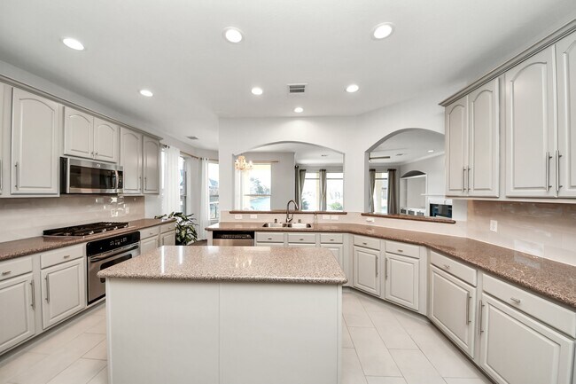 Building Photo - 14302 Jaubert Ct