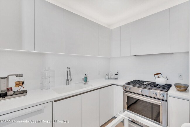 Building Photo - 601 Heck St