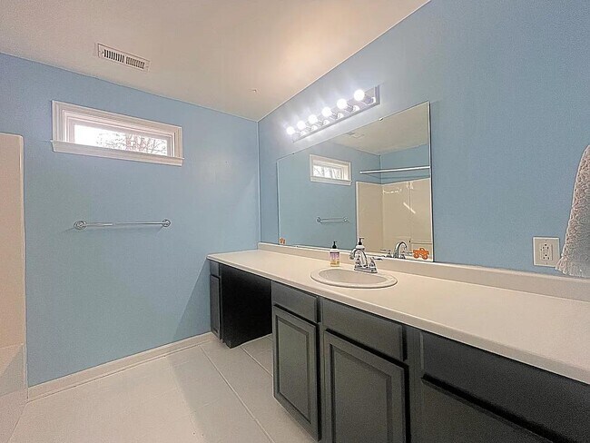 Building Photo - 206 Beauclair Dr