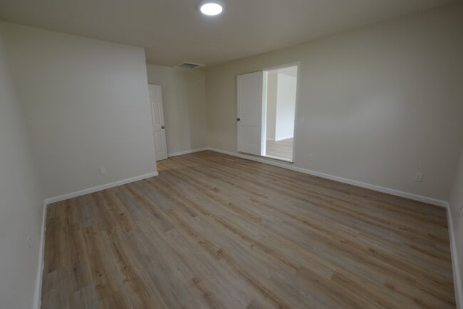 Building Photo - 111 W Haddock St