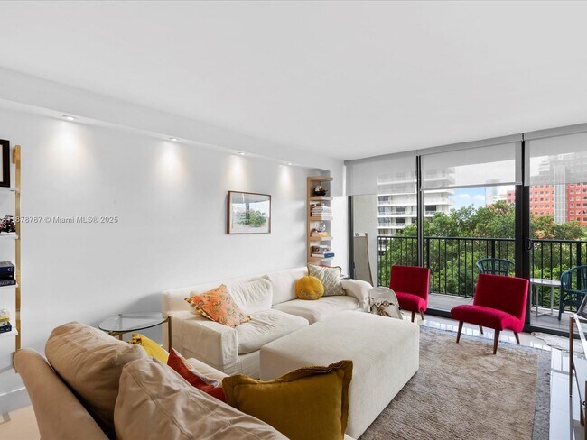 Building Photo - 1450 Brickell Bay Dr