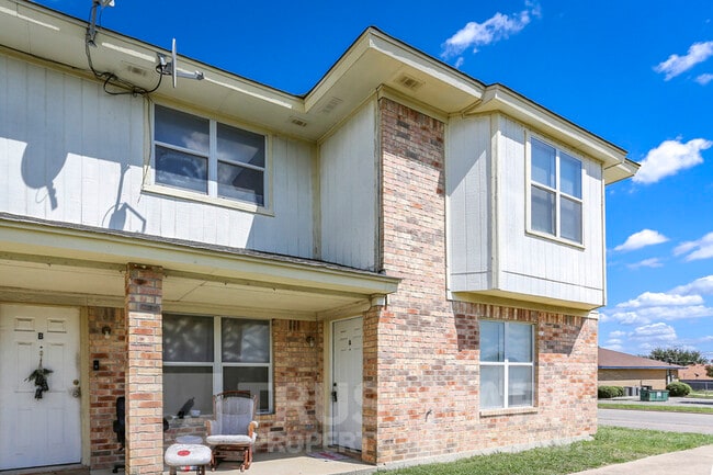 Building Photo - 3103 Courtney Ln