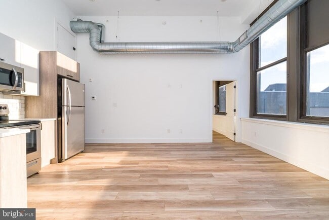 Building Photo - 2700 E Auburn St