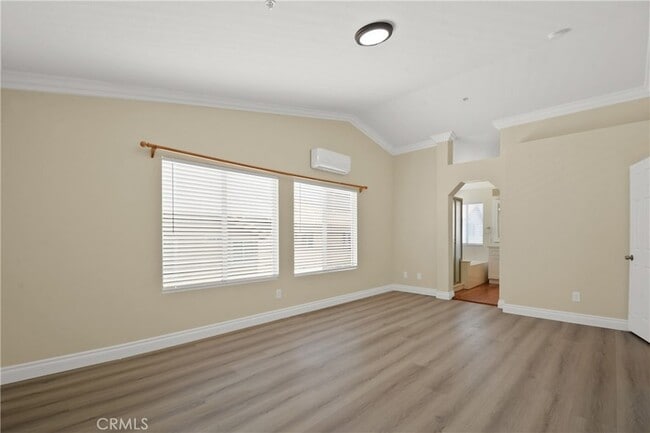Building Photo - 6598 Bradford Ct