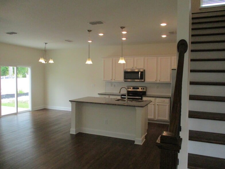 Building Photo - 10302 Watercrest Ct