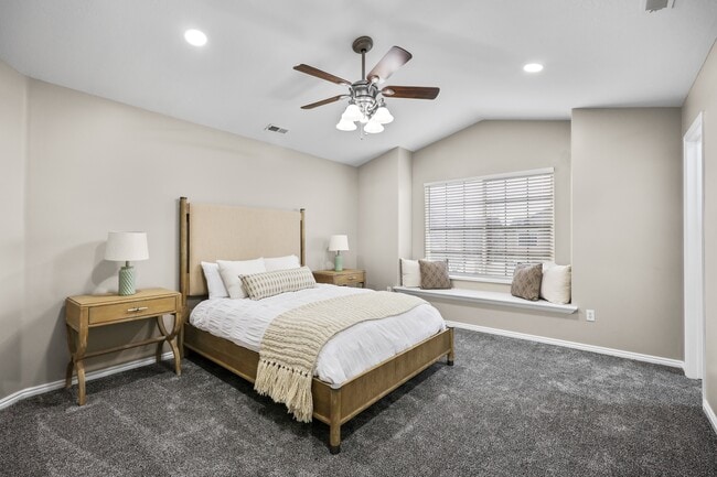 Building Photo - 452 N Kent Ln