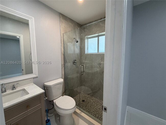 Building Photo - 335 NE 168th St