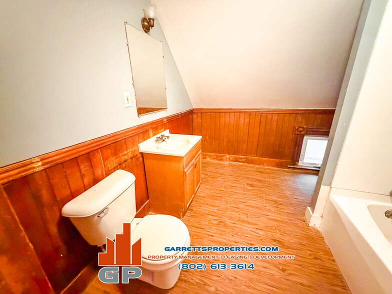 Building Photo - 78 Elm St