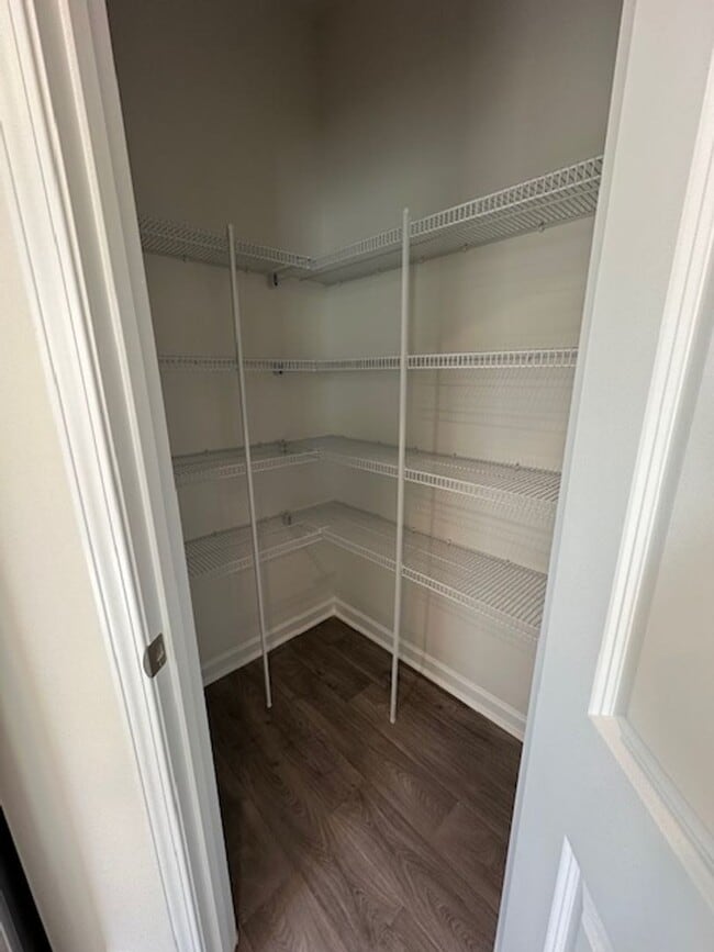 Building Photo - Graham