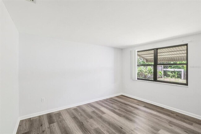 Building Photo - 4015 Litchfield Dr